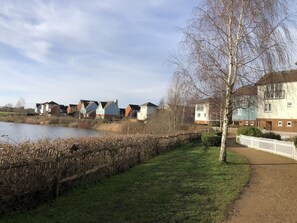 Apartment | Property grounds - Beautiful 1-bed Apartment in Redhill (Redhill)