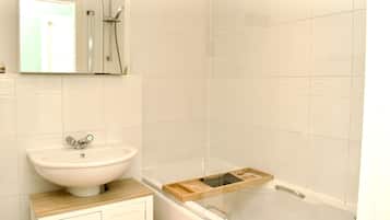 Apartment | Bathroom | Shower, towels
