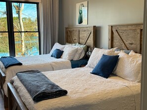 5 bedrooms, iron/ironing board, free WiFi, bed sheets - Waterfront 5BD/5BA Private Dock & 9P-Hottub (Six Mile)