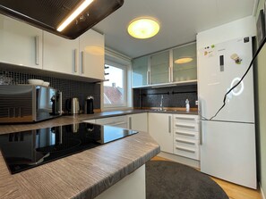 Apartment | Private kitchen - Flat With 2BR and Terrace Between Restaurants (Stavanger)