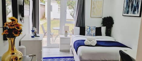 Free WiFi, bed sheets