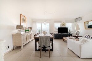 Interior detail - Luminous Penthouse 2BR W Btub & Terrace (Sandweiler)