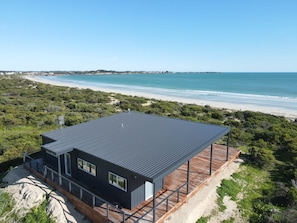 Exterior - Long Beach Break (Robe)