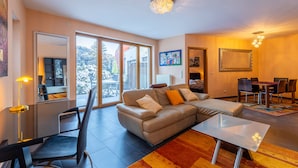 Unclassified image, 4 of 14, button - Spacious 2BR Apt w Terrace Pkg Near DT (Luxembourg City)