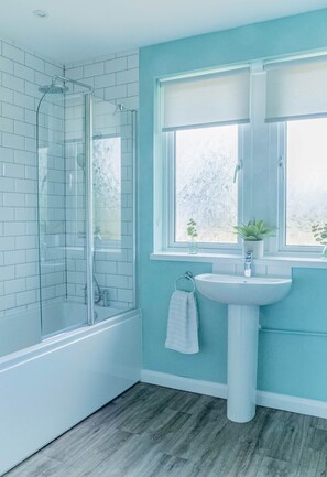 Secador de pelo y toallas