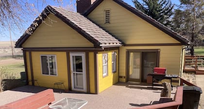 3BDRM Home in Historic Fort Peck, walk to Summer Theatre, Ft. Peck Hotel
