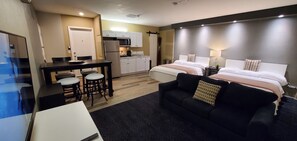 Interior - Modern Studio / 2 min from Phoenix Raceway & 12 min from State Farm Stadium!** (Tolleson)