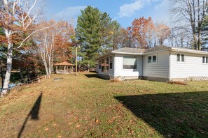 Exterior - Sunset View on Lakeshore Drive (Hay Township)