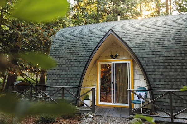 Welcome to Arch House, a charming 1970s-inspired cabin near Mt Baker
