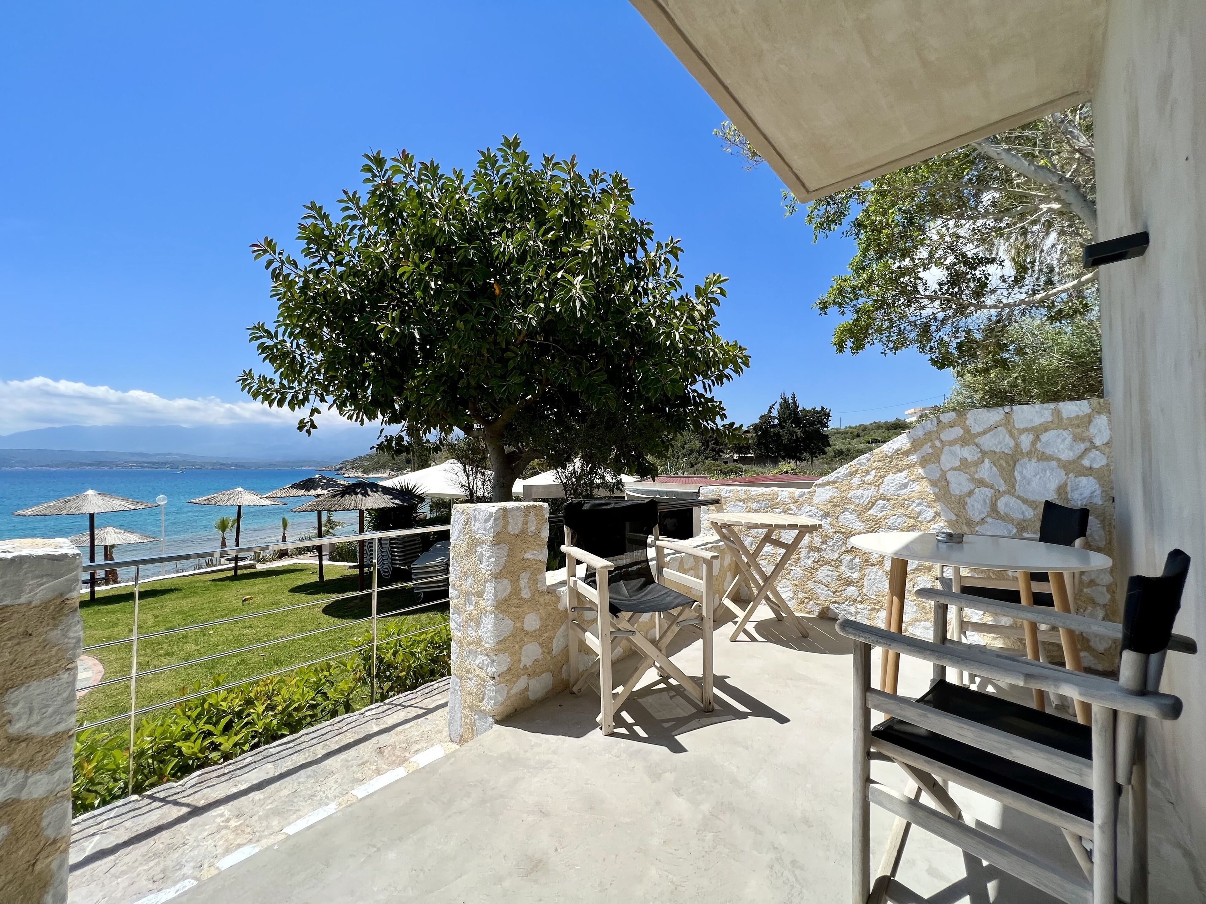 Suite junior, vistas a la playa | Terraza o patio