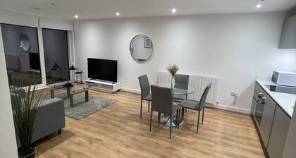 Spacious 2-bed Apartment in Whyteleafe