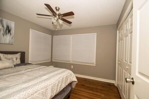 Casa | 2 habitaciones, tabla de planchar con plancha y wifi gratis