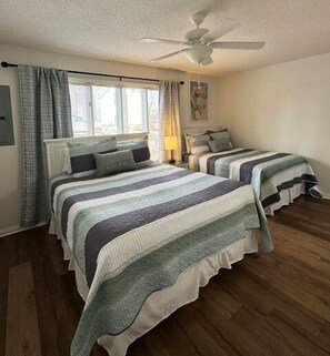 2 Schlafzimmer, Schreibtisch, Bügeleisen/Bügelbrett, Internetzugang