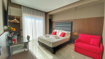 Deluxe-Doppelzimmer, 1 Queen-Bett und Schlafsofa, Nichtraucher, Stadtblick