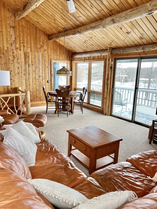 Smart TV, fireplace, DVD player