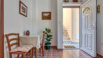 Comfort Studio | Living area