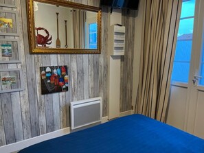4 habitaciones, tabla de planchar con plancha y wifi gratis