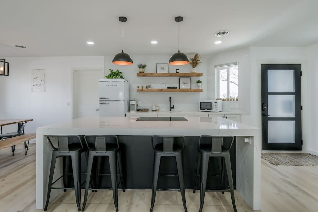 Fridge, oven, stovetop