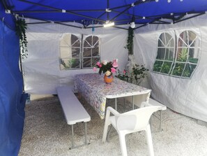 Outdoor dining - APPALOOSA' (ministerial classification) quiet T2 apartment Tarbes near downtown (Tarbes)