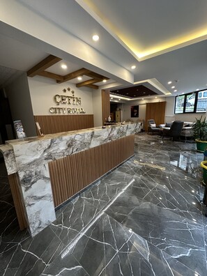 Quầy tiếp tân