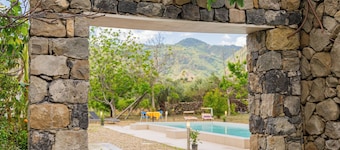 Country house with pool for exclusive use,