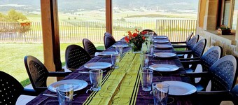 Rural house near Estella accessible for groups of 14-16 people.