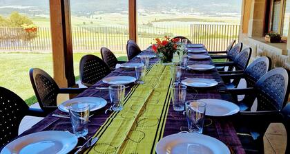 Rural house near Estella accessible for groups of 14-16 people.