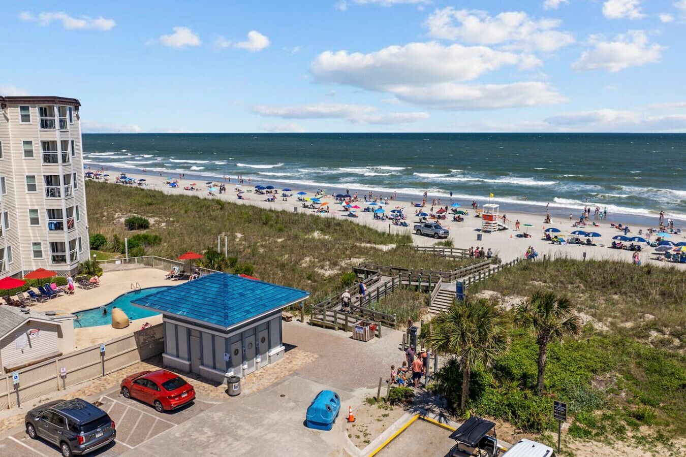 بالقرب من الشاطئ