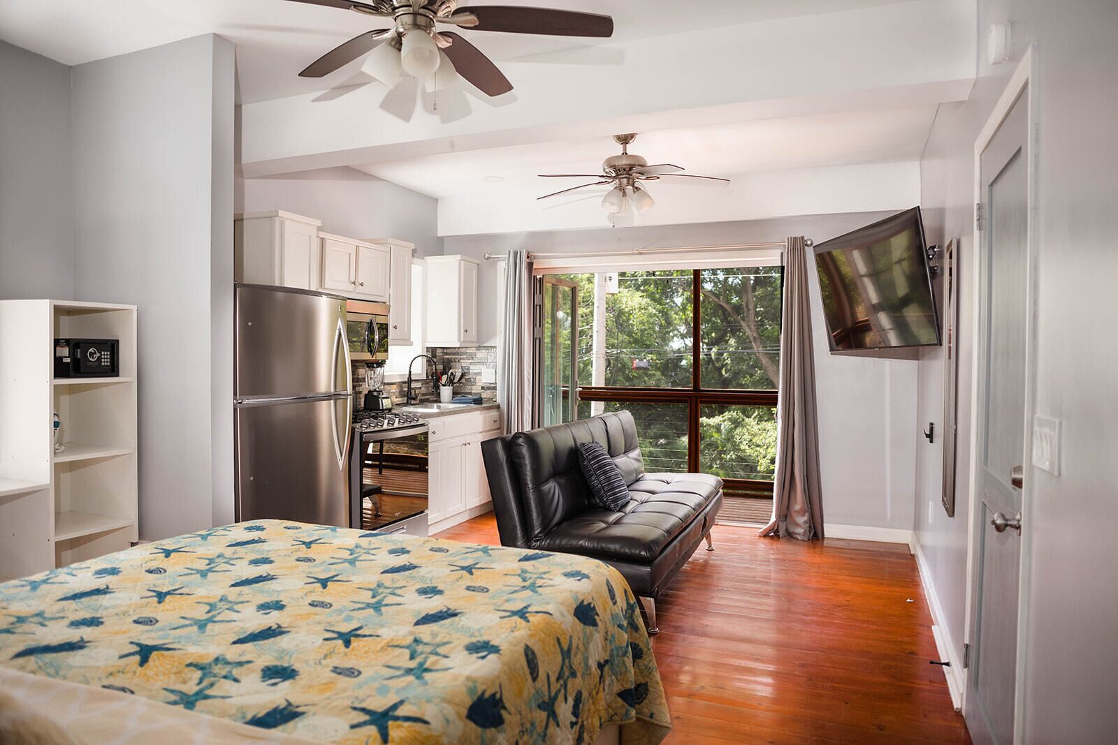 4 habitaciones, tabla de planchar con plancha y wifi gratis 