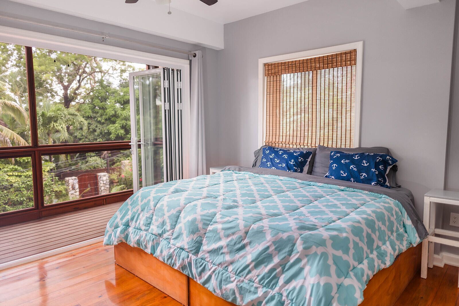 9 habitaciones, tabla de planchar con plancha y wifi gratis 