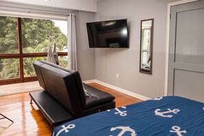 1 habitación, tabla de planchar con plancha, wifi gratis y ropa de cama 