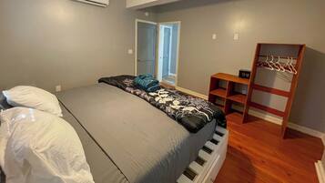 2 bedrooms, iron/ironing board, free WiFi, bed sheets