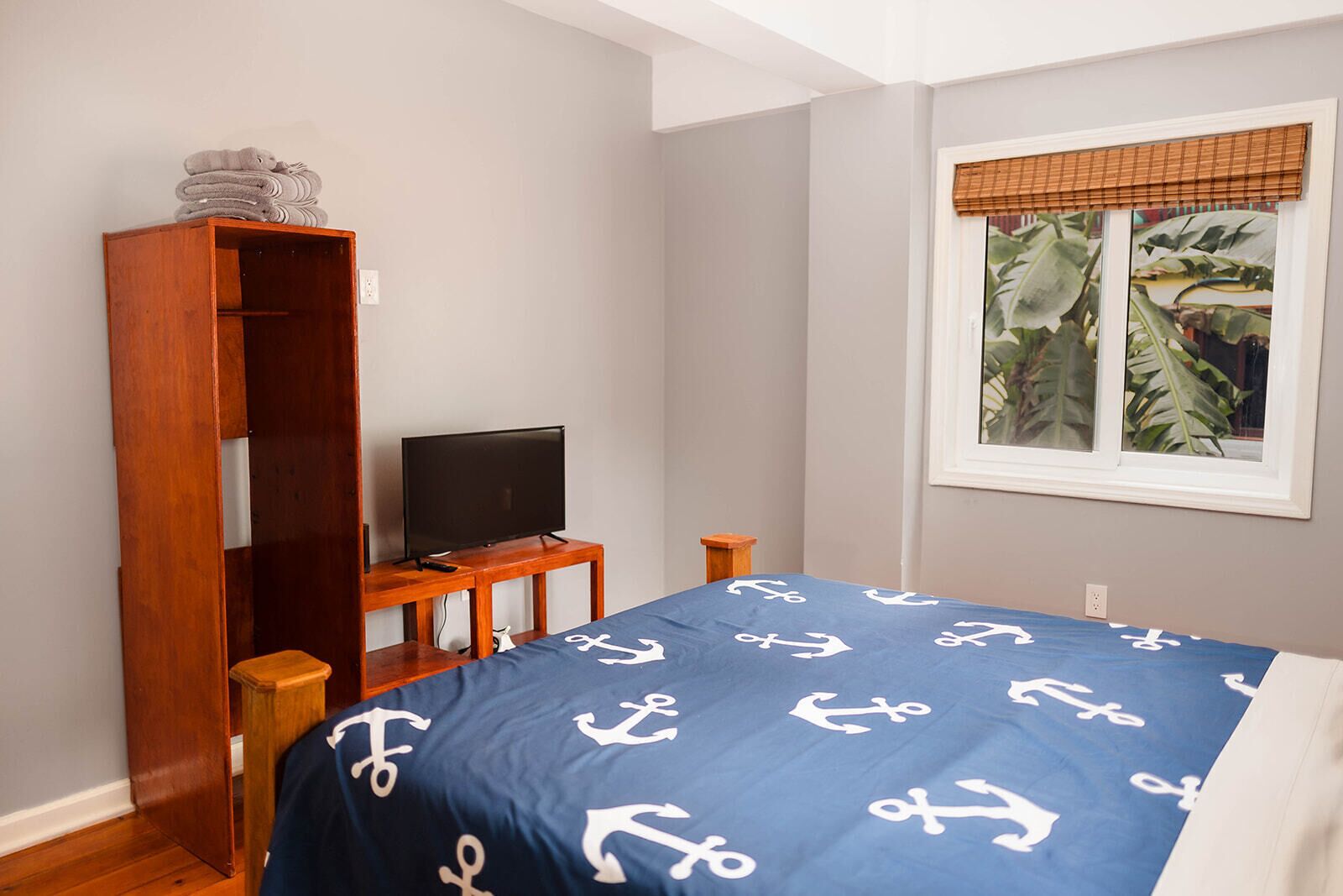 7 室のベッドルーム、アイロン / アイロン台、WiFi (無料)、ベッドシーツ