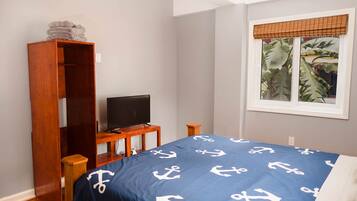 7 bedrooms, iron/ironing board, free WiFi, bed sheets