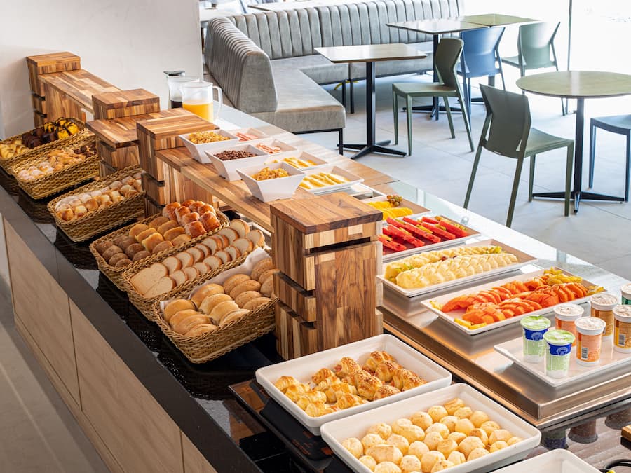 Café da manhã com buffet todos os dias (BRL 50 por pessoa)