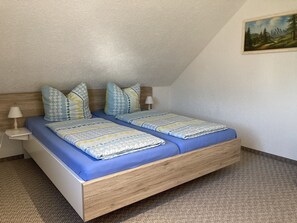 3 bedrooms, free WiFi, bed sheets