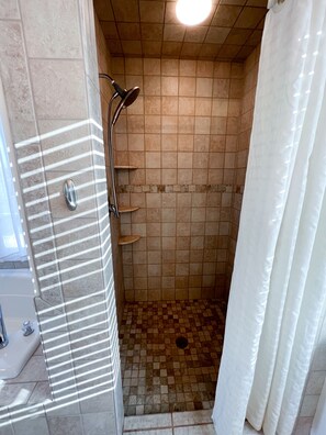 Shower, jetted bath, hair dryer - Sunset Water View home Bethany Beach! Short Walk to Beach! (Bethany Beach)