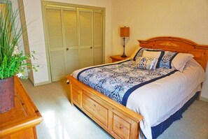 2 Schlafzimmer, Schreibtisch, Bügeleisen/Bügelbrett, WLAN