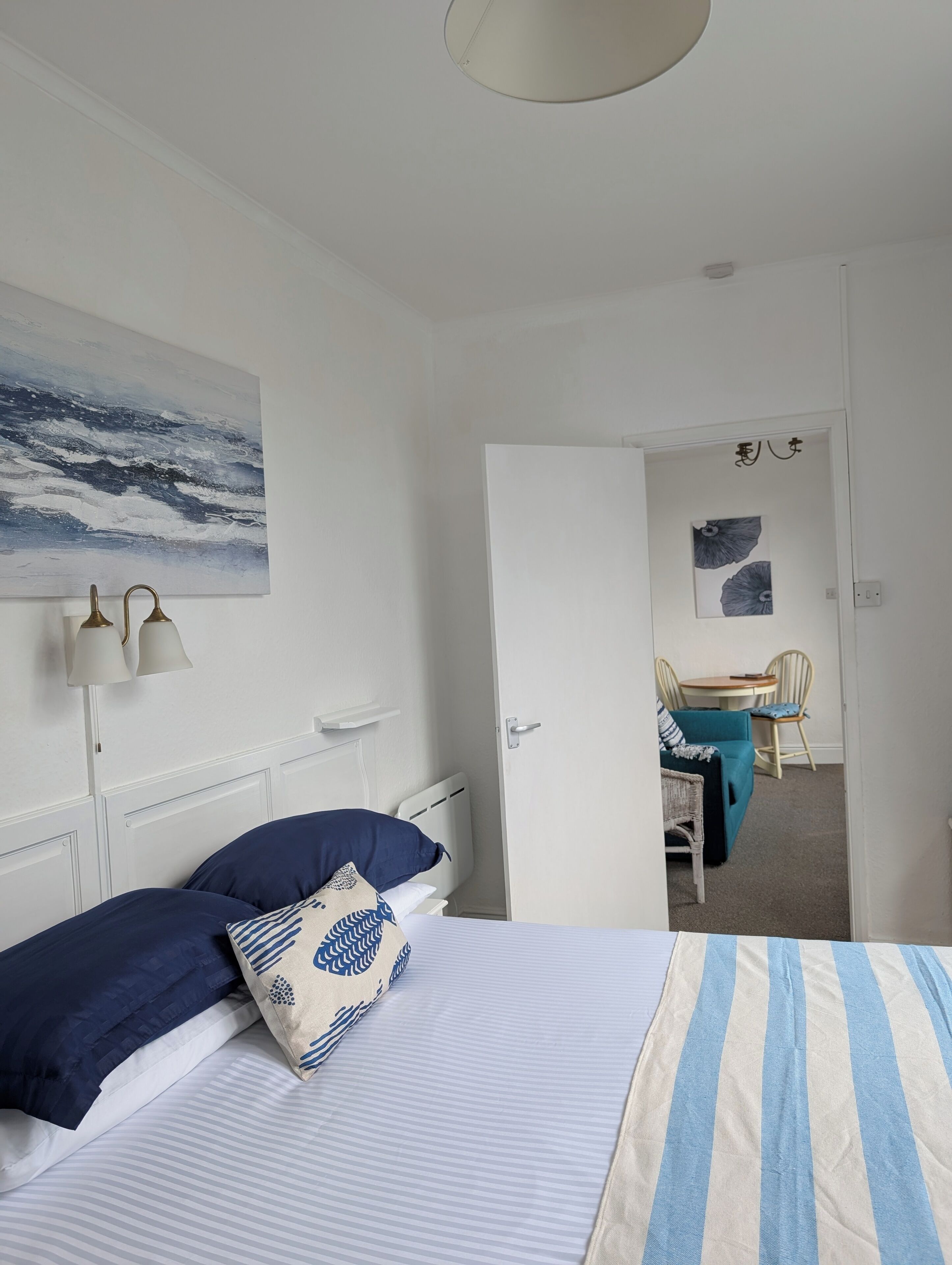 Leilighet, 1 soverom (Apartment 5) | Blendingsgardiner, strykejern/-brett, wi-fi (inkludert) og sengetøy