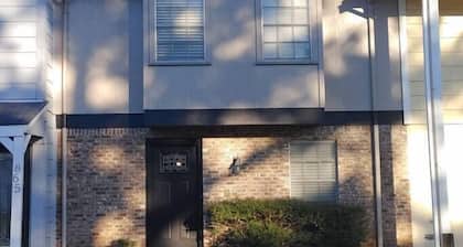 Cane River View 3BR Mid Century Modern Townhome