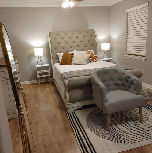 Cane River View 3BR 1.5 Bath Mid Century Modern Townhome Pet Friendly