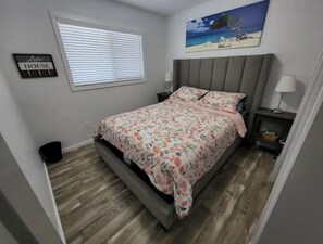 3 bedrooms, travel cot, WiFi, bed sheets - Brand new 3 Bedroom Lake House (Kuroki)