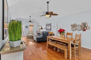 Dining - Heated Pool, Cherry Grove, Short Walk to Beach (North Myrtle Beach)