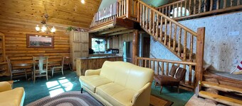 3-bedroom cabin in beautiful  Palisades with AC, WiFi