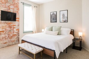 3 bedrooms, desk, iron/ironing board, WiFi