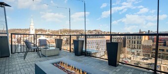 The Penthouse- Heart of OTR w/Rooftop Terrace