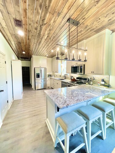 UPSCALE MODERN CABIN: Little Missouri, Crater of Diamonds, Lake Greeson & More