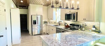 UPSCALE MODERN CABIN: Little Missouri, Crater of Diamonds, Lake Greeson & More