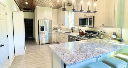 UPSCALE MODERN CABIN: Little Missouri, Crater of Diamonds, Lake Greeson & More