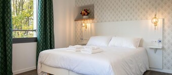 Le Chic & Elegant: Between the Historic Center and the Palais de Justice